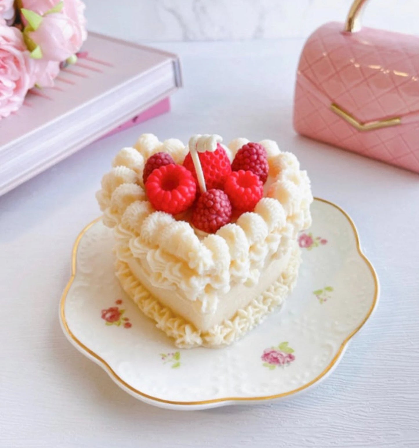 9oz Red Berries Cake Candle