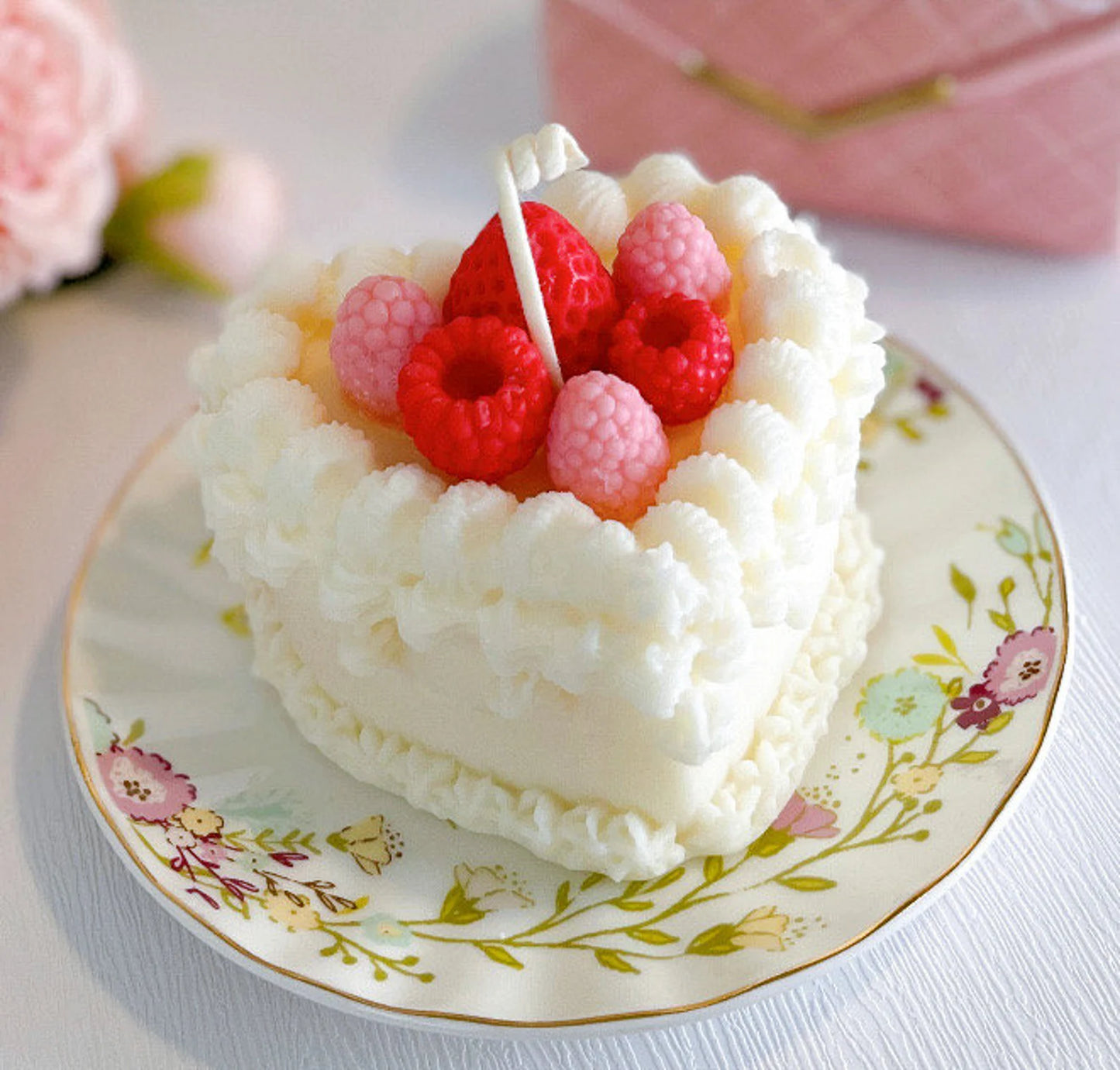 9oz Pink Berries Cake Candle