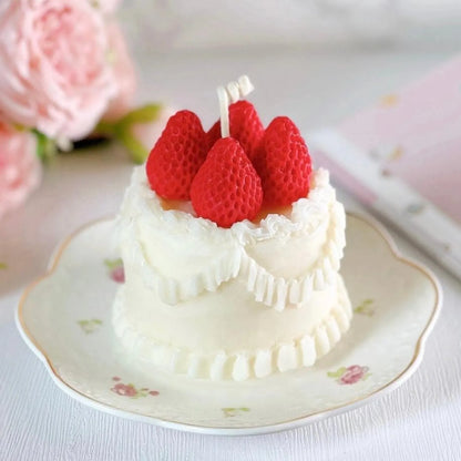 8.5oz Red Strawberries Cake Candle
